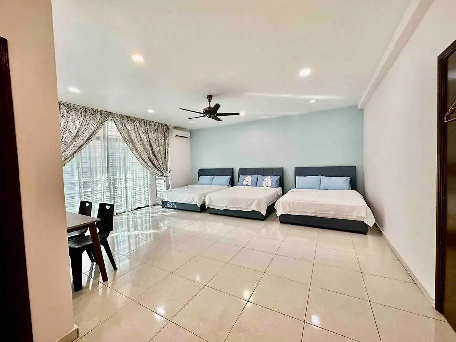 Modern Home/ 5 Min Jonker/Walking Mahkota Mall & Hospital/ 24 Pax 7R6B/ Mlk Town Malacca Casa de Férias